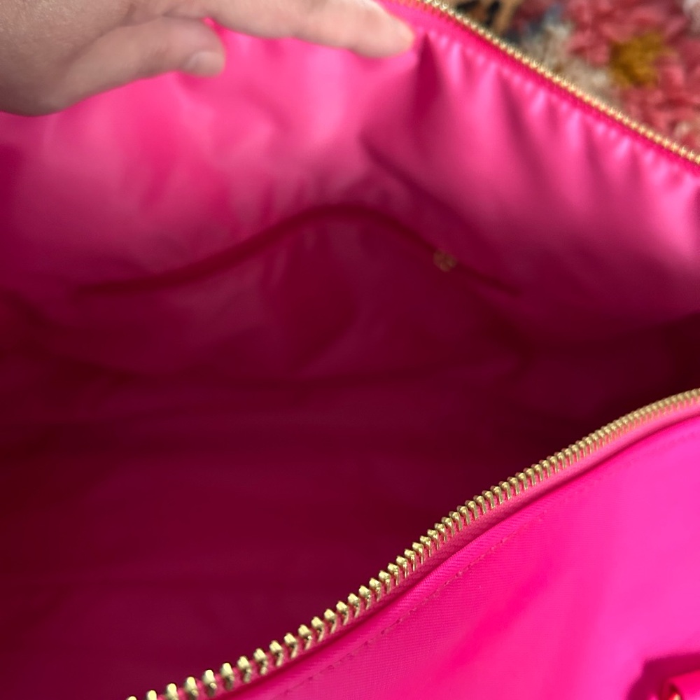 Bright pink, duffel bag - Picture 7 of 9